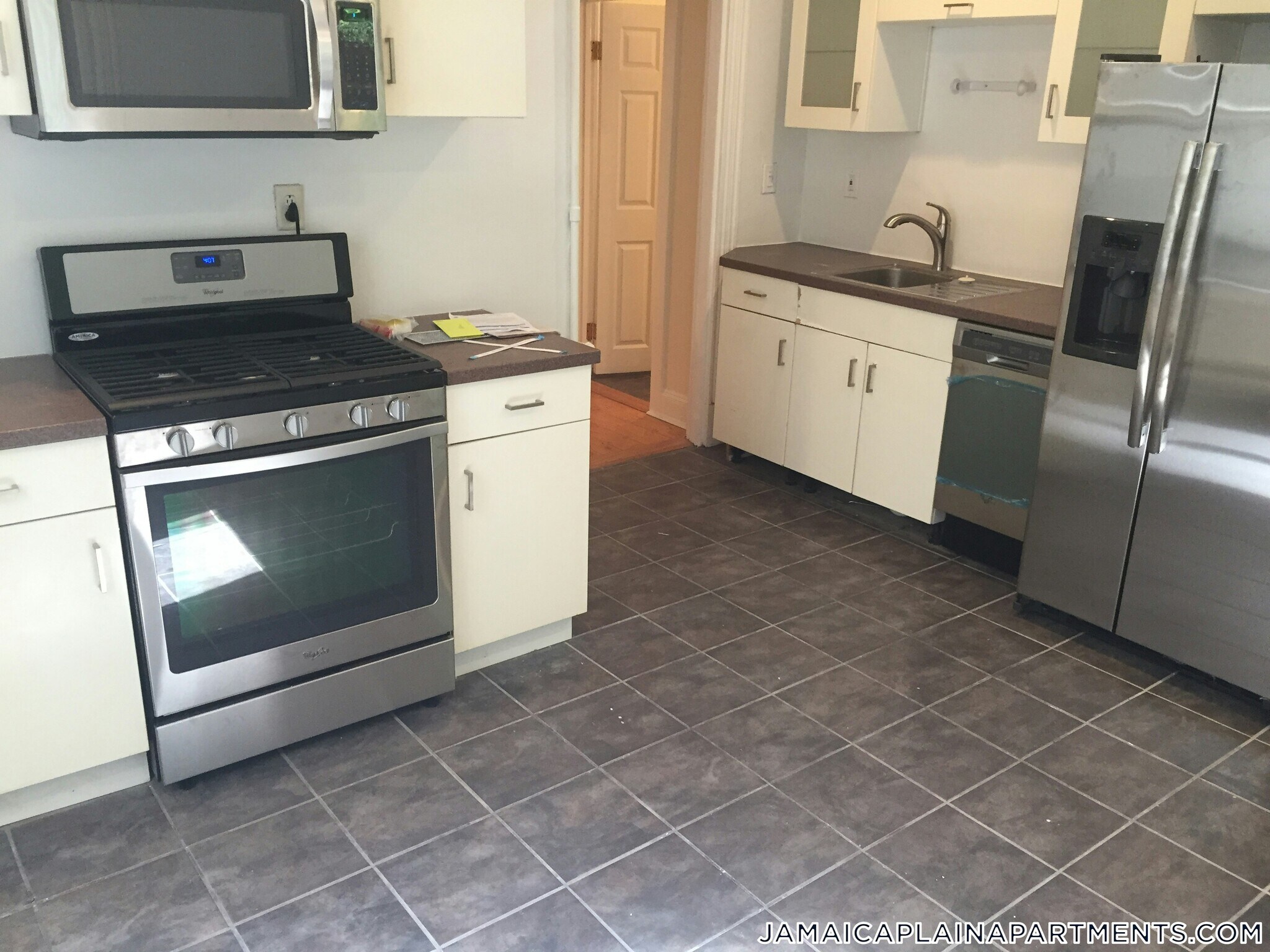 Building Photo - 108 Hyde Park Ave