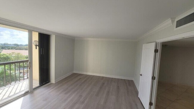 Building Photo - 2480 Presidential Way