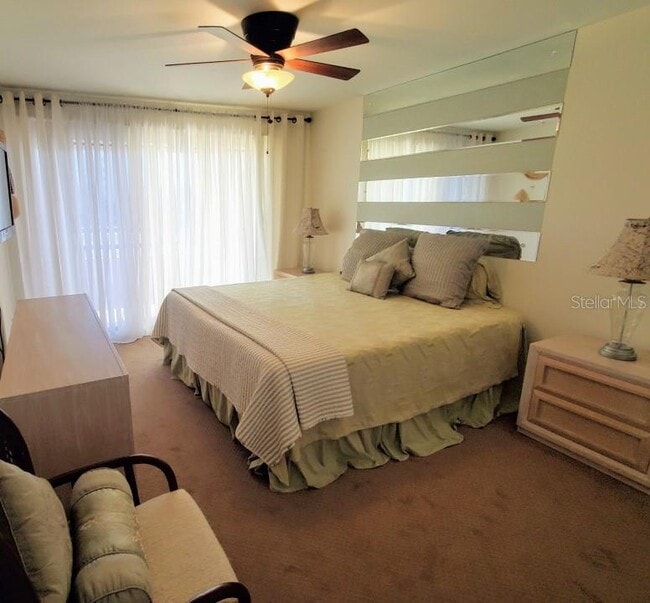 Building Photo - 106 1st St E