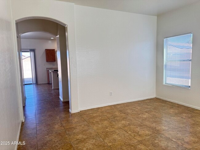 Building Photo - 33433 N Madison Way Dr