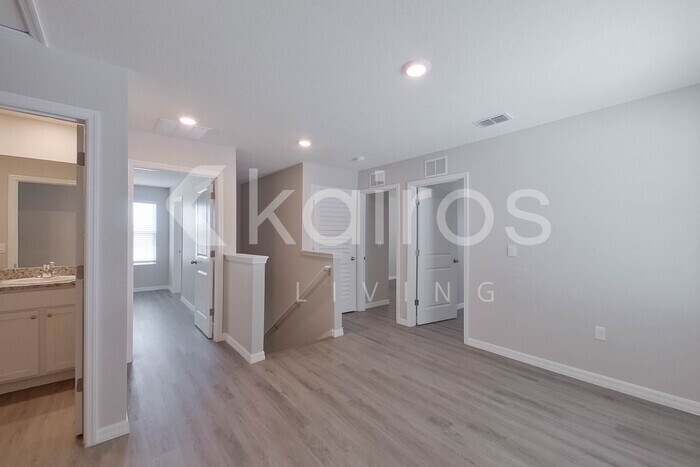 Building Photo - 8675 SW 43rd Ter
