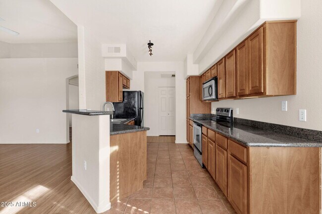 Building Photo - 5335 E Shea Blvd