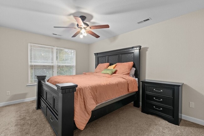 Building Photo - Dream Home Alert in Hampton!