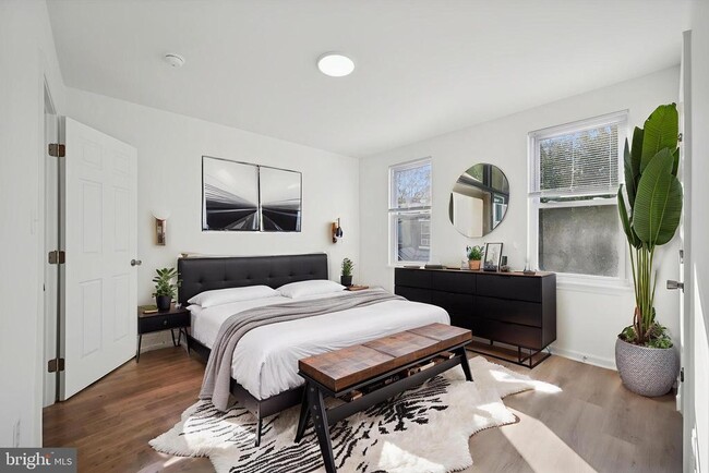 Building Photo - 2535 N Newkirk St