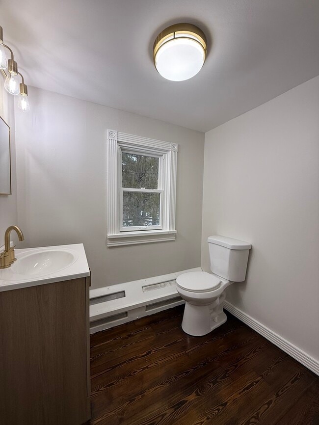 Building Photo - 92 Fairview Ave