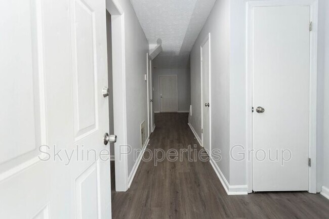 Building Photo - 5861 Dunn Rd