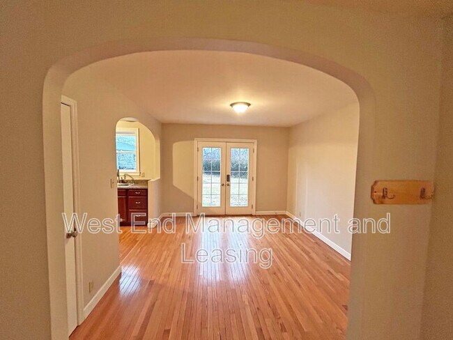 Building Photo - 1108 Collingwood Dr