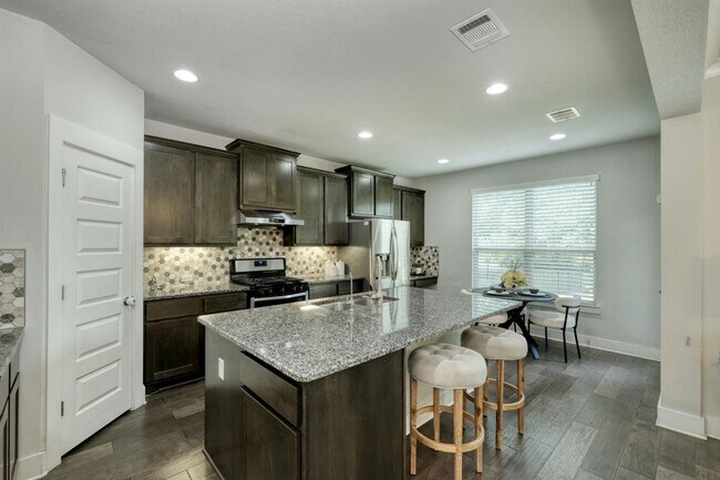 Building Photo - 9701 McKnight Lp