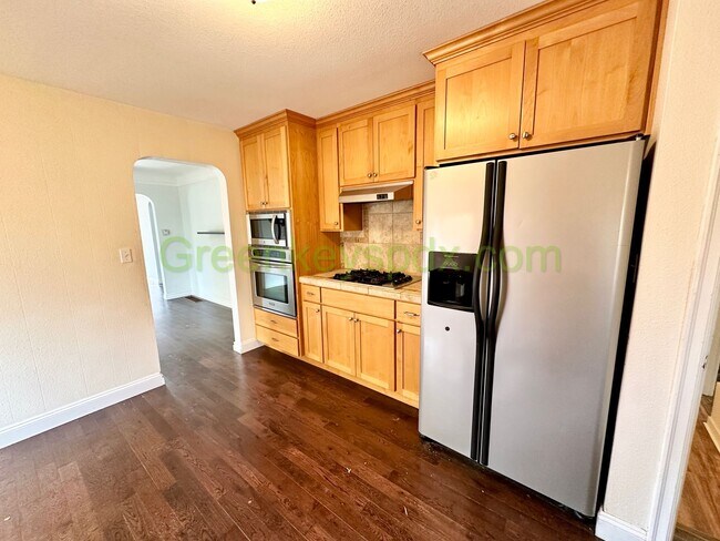 Building Photo - 4-Bedroom 2-Bathroom Mid-Century Ranch wit...