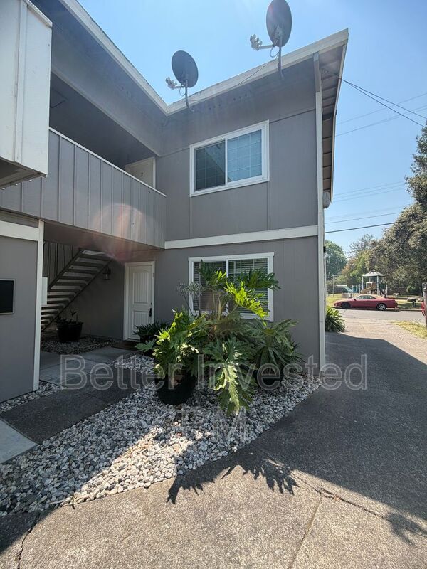 Building Photo - 92 Hendley St