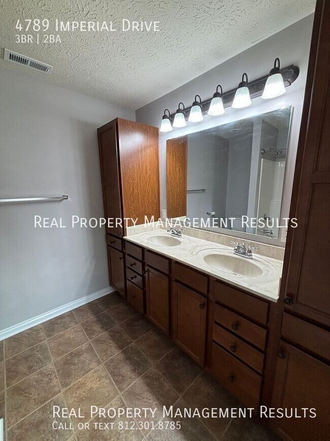 Building Photo - 4789 Imperial Dr