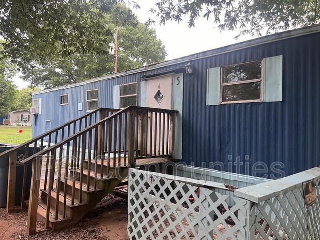 Primary Photo - 9000 Faires Rd