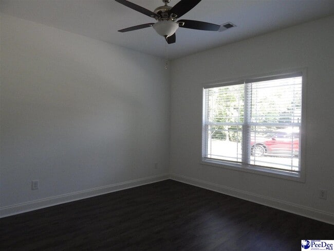 Building Photo - 154 N Lakewood Dr