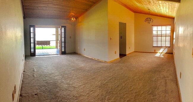Building Photo - 15512 SW 142nd Ct