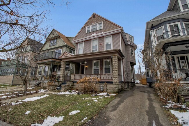 Building Photo - 370 Bryant St