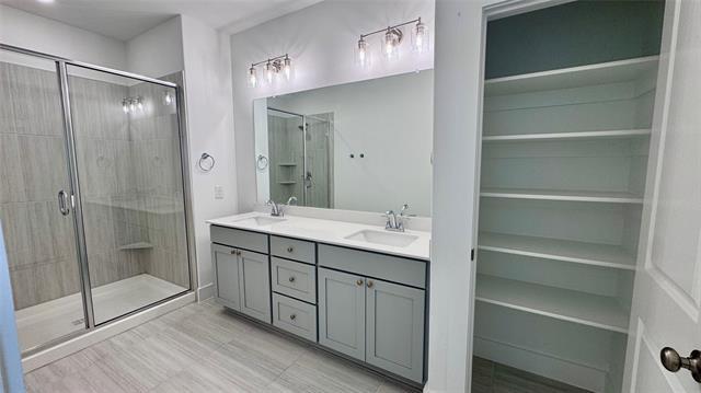 Building Photo - 2546 Campden Mews