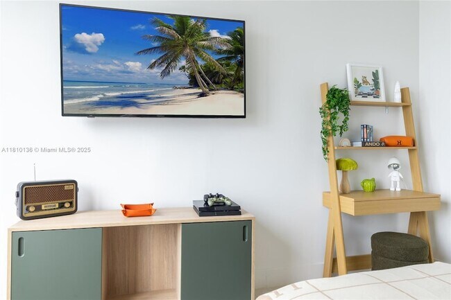 Building Photo - 159 NE 6th St