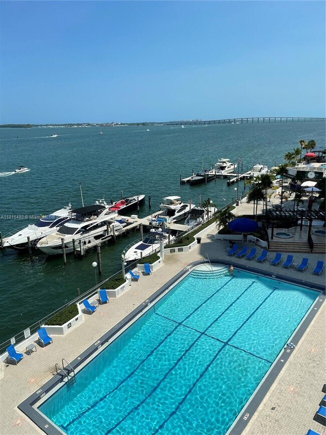 Primary Photo - 801 Brickell Bay Dr