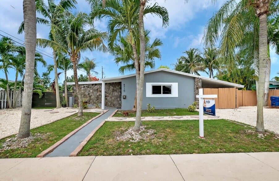 Primary Photo - 9710 SW 161st St