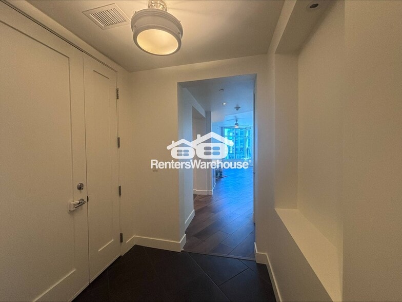 Building Photo - 120 E Rio Salado Pkwy