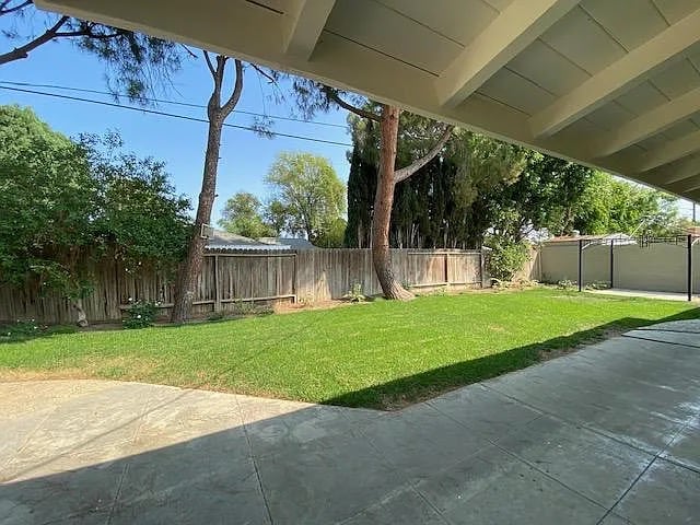 Primary Photo - 8554 Fullbright Ave