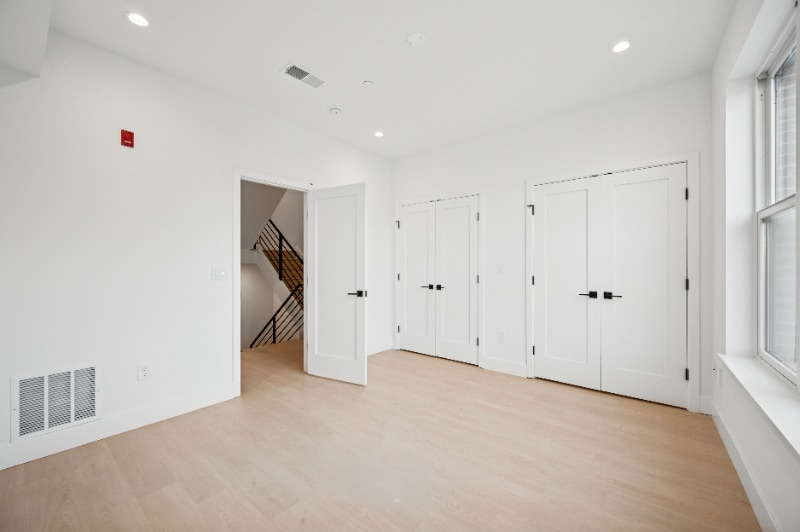 Building Photo - 1651 N 6th St