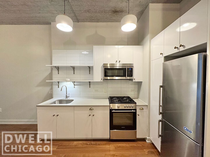 Building Photo - 152 W Huron St