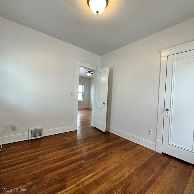 Building Photo - 1275 Clifton Prado