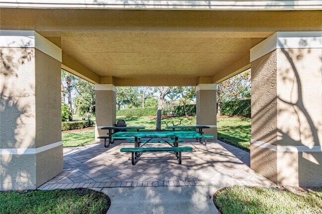 Building Photo - 2695 Heron Bay Ln