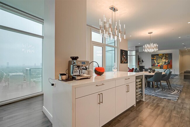 Building Photo - 4521 San Felipe St