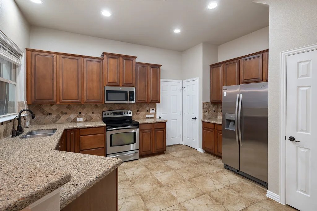 Building Photo - 4245 Swan Forest Dr