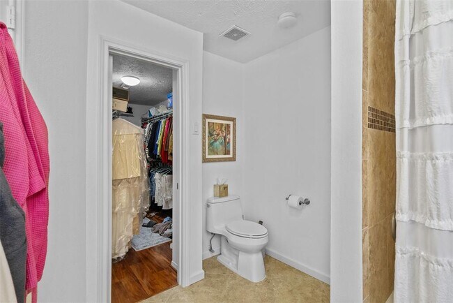 Building Photo - 2220 Bering Dr
