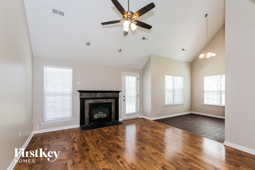 Building Photo - 1051 Enderbury Dr