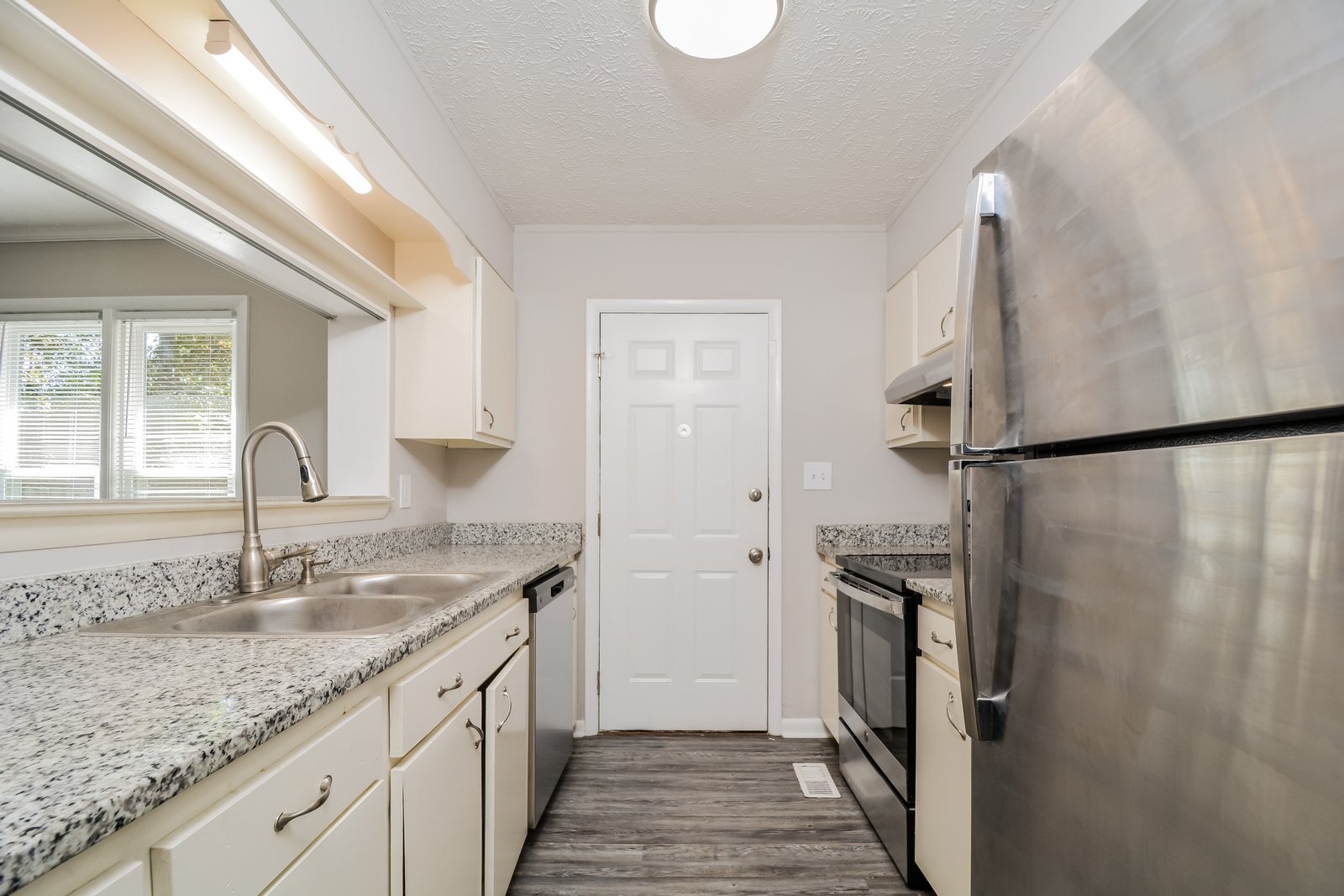 Building Photo - 1609 Hickoryridge Ct