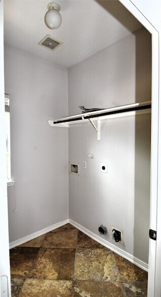Building Photo - 6330 Bennington Springs Dr