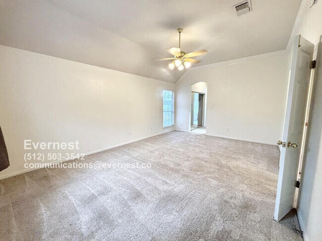 Building Photo - Spacious 5-Bedroom Retreat with Modern Com...