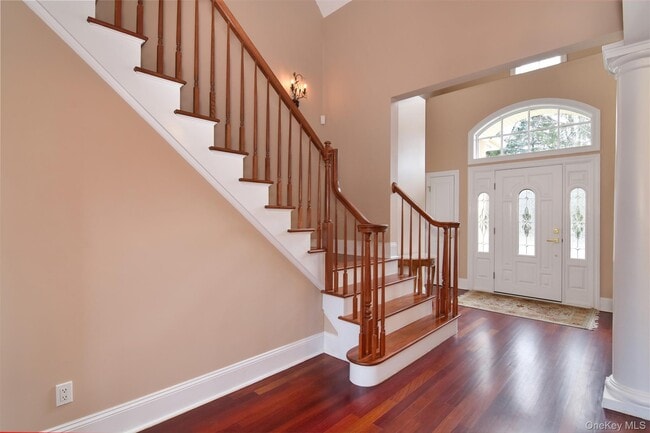 Building Photo - 9 Stony Gate Oval