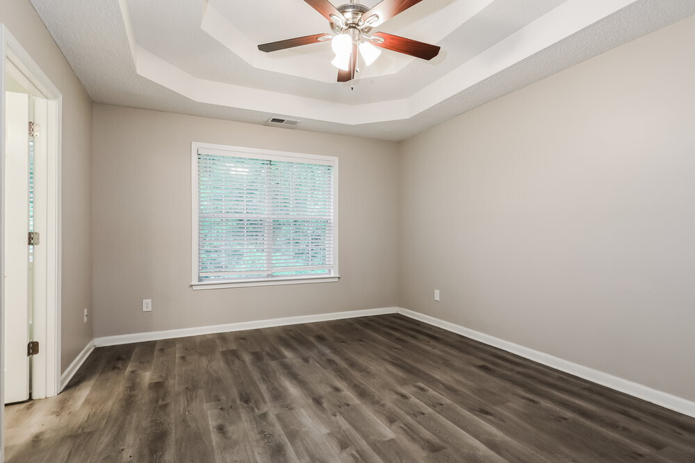 Building Photo - 10990 Knotty Pine Pl