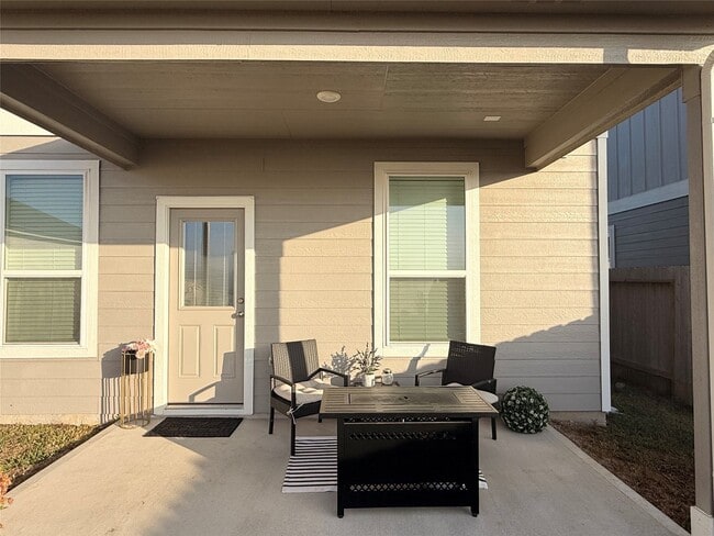 Building Photo - 26032 Hampshire Dr