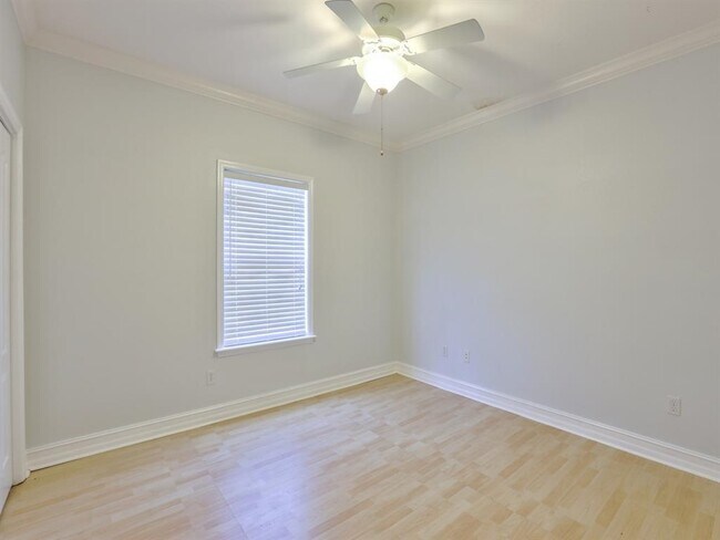 Building Photo - 3336 Cameron Chase Dr