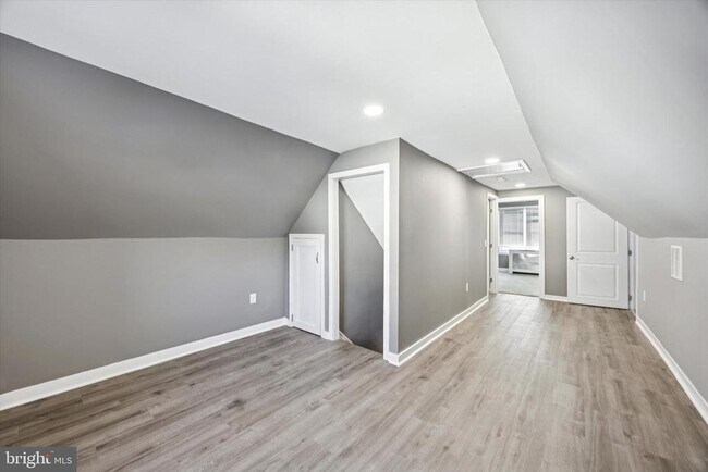 Building Photo - 703 N Providence Rd