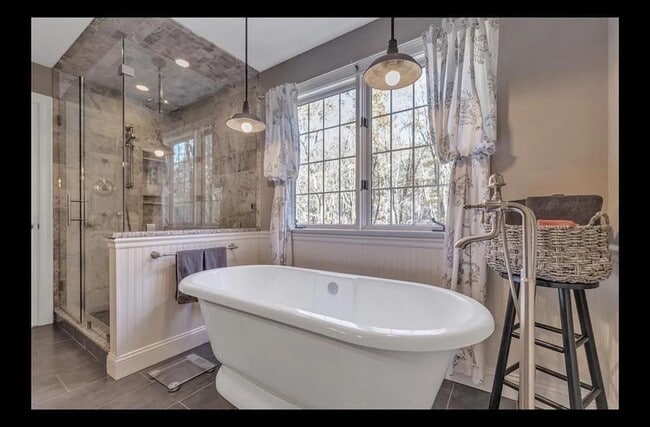 Building Photo - 7 Washburn St