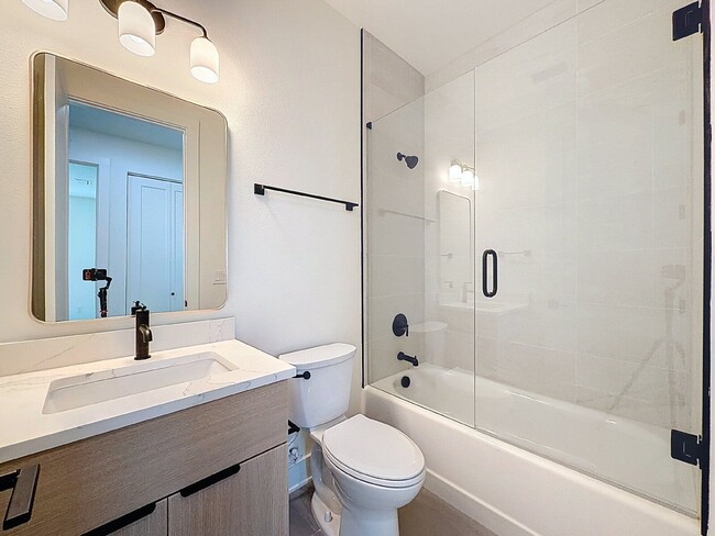 Building Photo - 342 14th St N