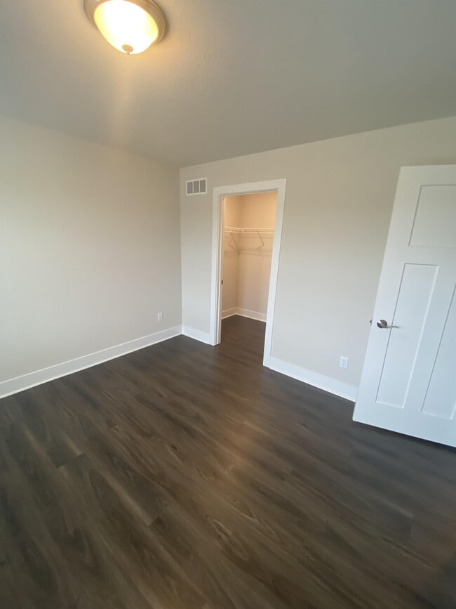 Building Photo - N161W21877 Daisy Dr