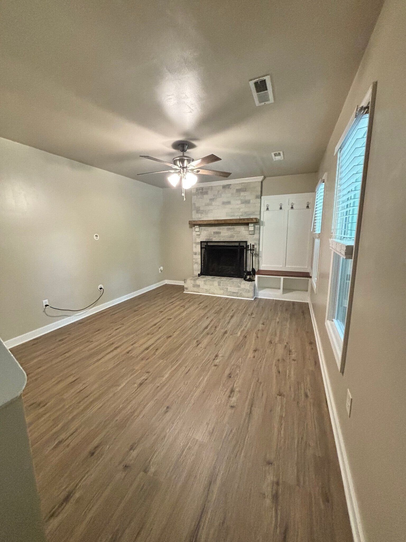 Building Photo - 16321 Rhodes Ln