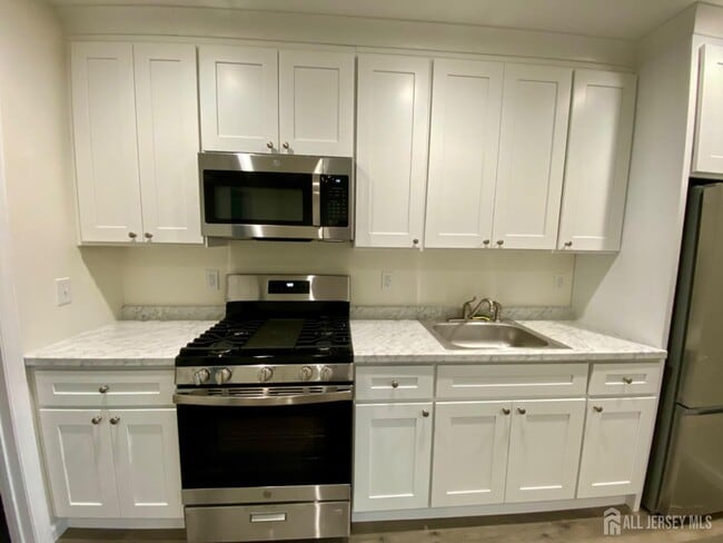 Building Photo - 14 Belmont Ave