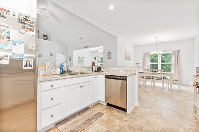 Building Photo - Spacious Home in Barons Bluff North