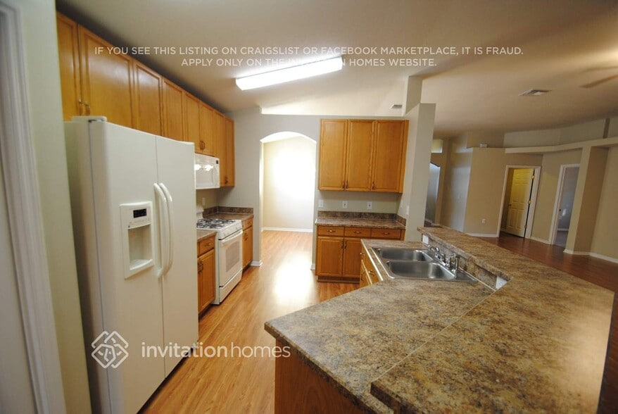 Building Photo - 22534 Roderick Dr