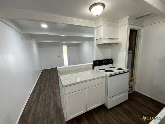 Building Photo - 911 N Penelope St