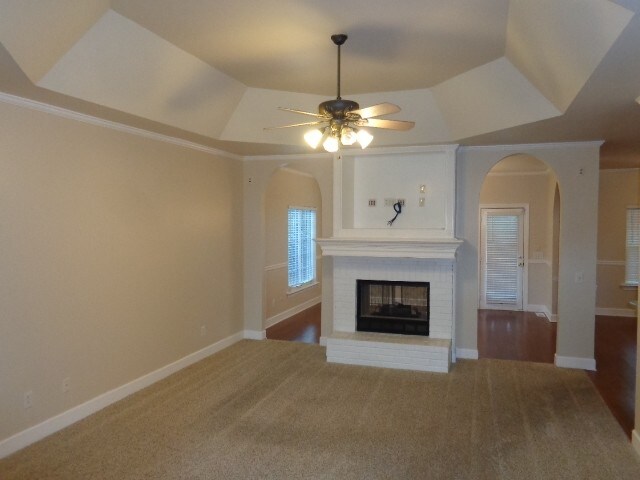 Building Photo - 639 Glenties Dr